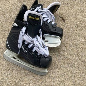 Bauer Youth 10 Ice Skates